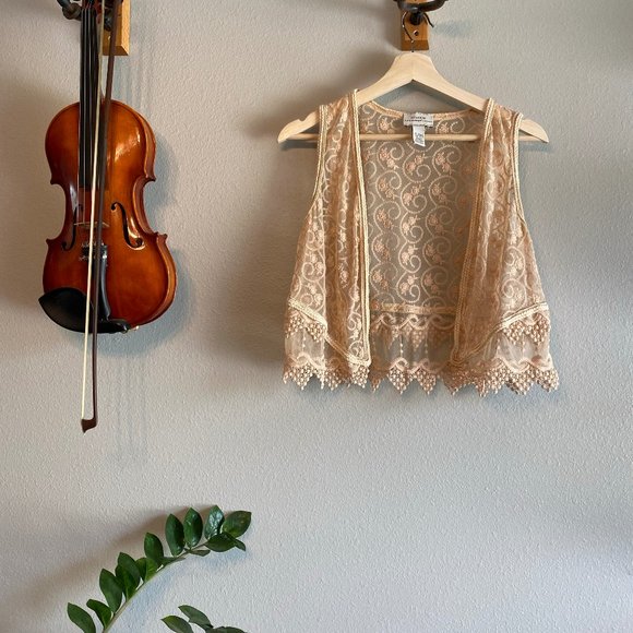Boho Lace Vest in Cream - Picture 1 of 5